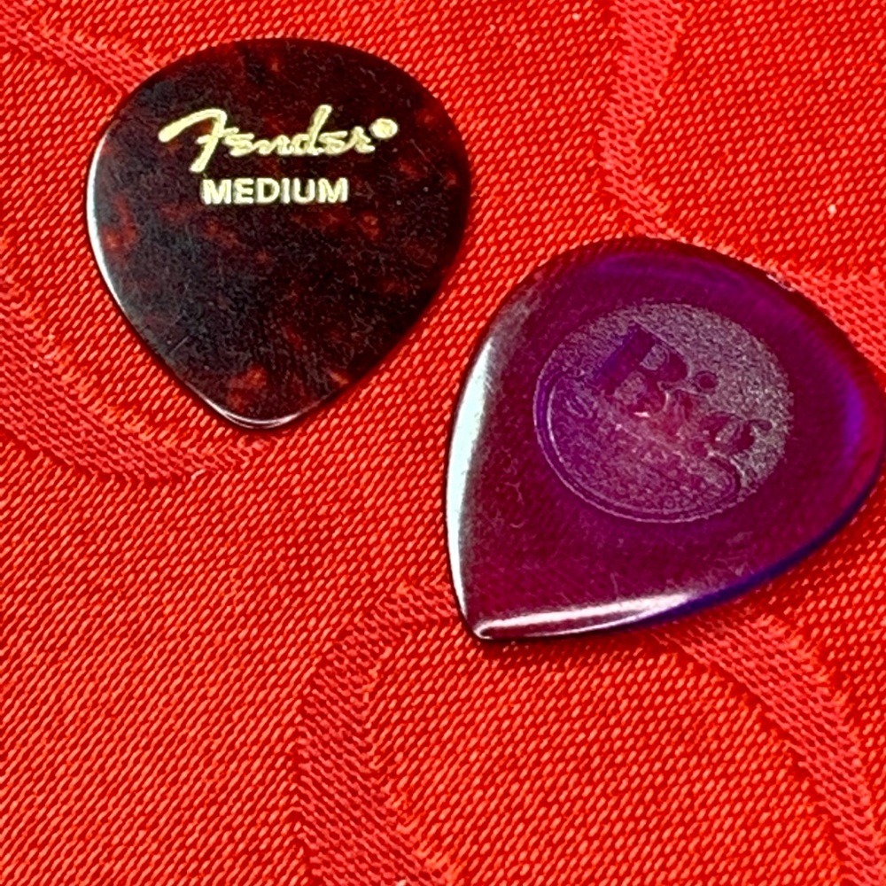 Fender guitar pick and big stubby guitar pick